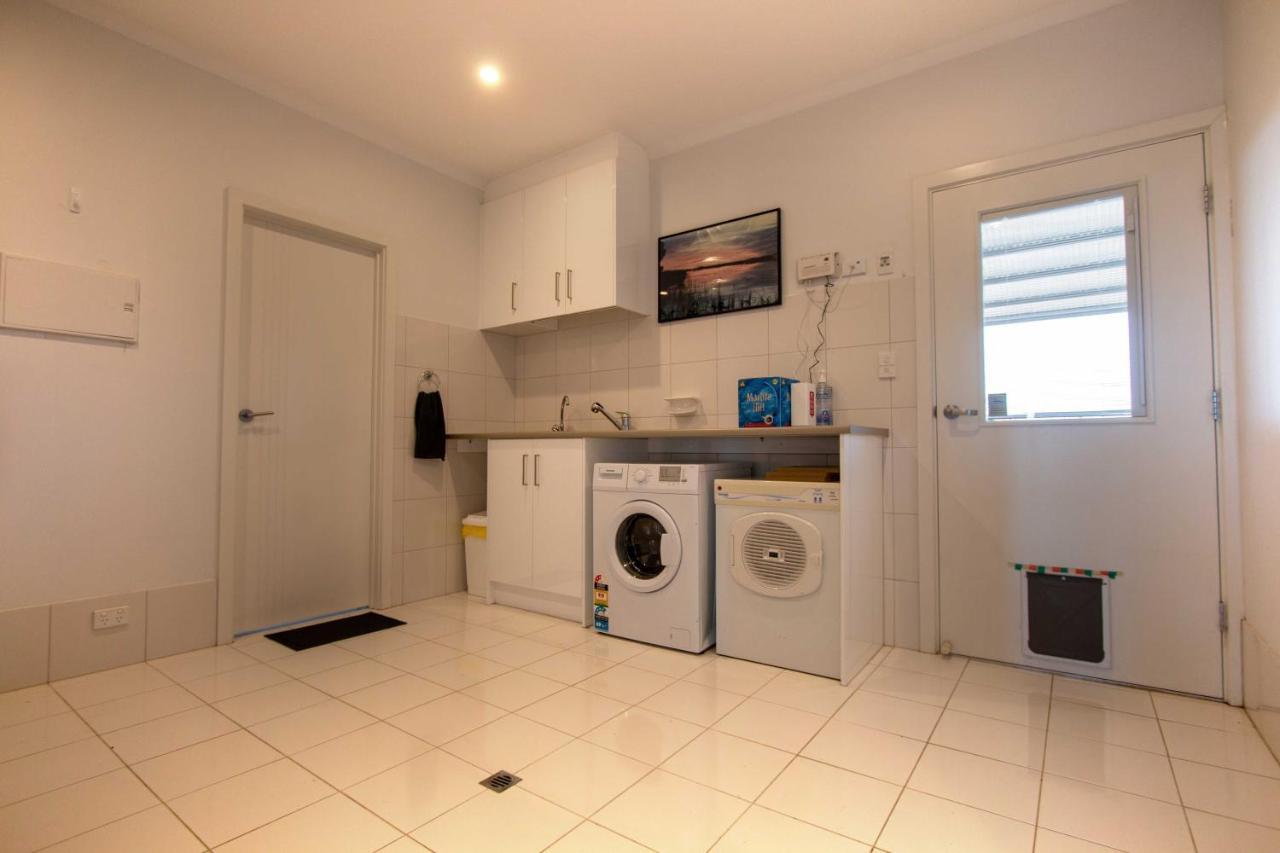 Coorong Island Retreat - Farm Stay At Pet Friendly Property Meningie Exterior photo
